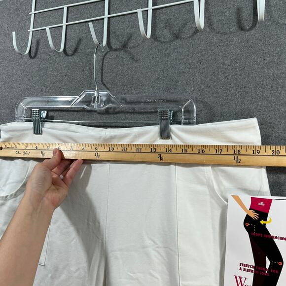 Wicked by Women with Control Cropped Cargo Pants White, Petite X-Large - Picture 5 of 9